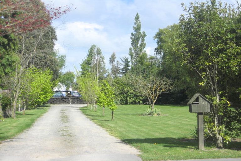 Photo of property in 143a High Street, Oxford, 7430