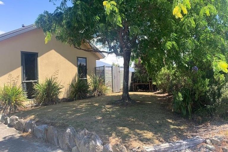 Photo of property in 10 Longfields Road, Brightwater, 7022