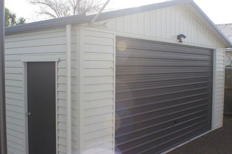 Photo of property in 49 Weraroa Road, Levin, 5510