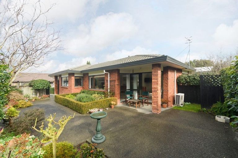 Photo of property in 4 Mckenzie Court, Terrace End, Palmerston North, 4410