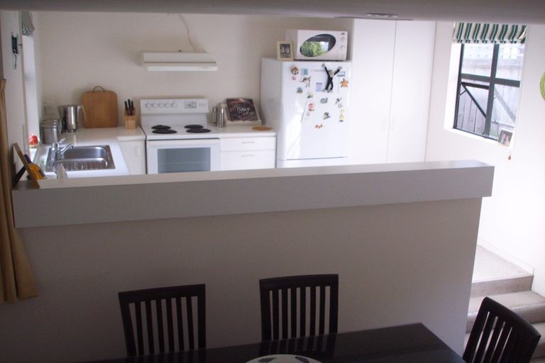 Photo of property in 1/2 Malcolm Lane, Thorndon, Wellington, 6011