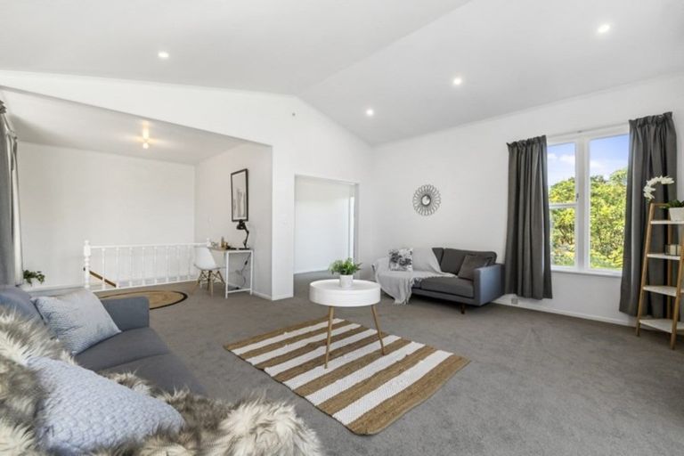 Photo of property in 33 Thomas Street, Stokes Valley, Lower Hutt, 5019