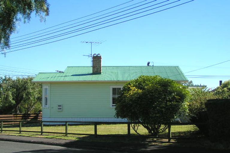 Photo of property in 21 Clarence Road, Northcote Point, Auckland, 0627