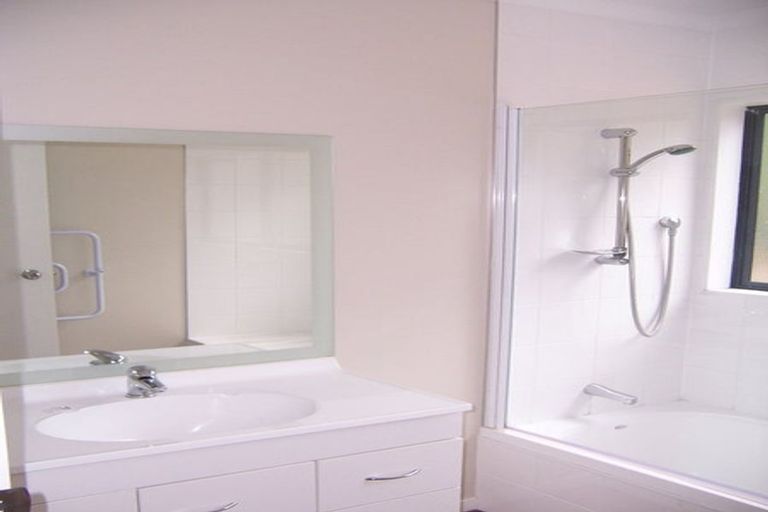 Photo of property in 45 Sunline Avenue, Massey, Auckland, 0614