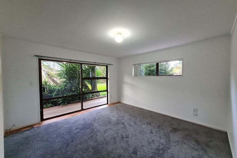 Photo of property in 332 Upper Orewa Road, Wainui, Silverdale, 0992