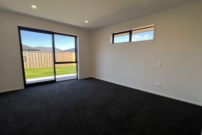 Photo of property in 132 Shillingford Boulevard, Rolleston, 7615