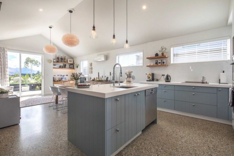 Photo of property in 24 Rocklands Court, Wanaka, 9305