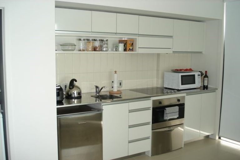 Photo of property in 75 Halsey Drive, Lynfield, Auckland, 1042