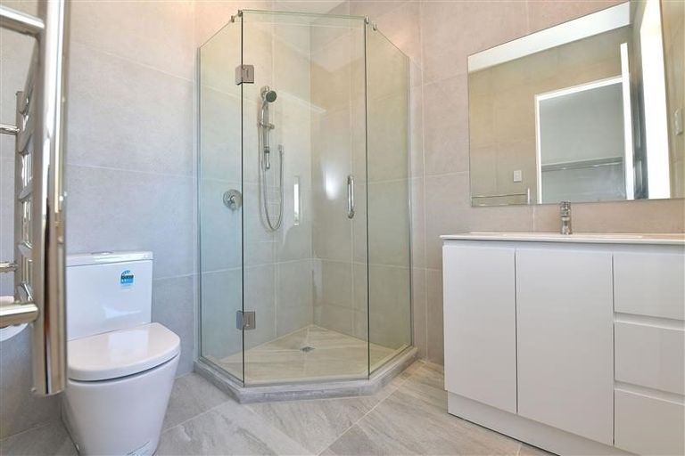 Photo of property in 241 West Hoe Heights, Orewa, 0931