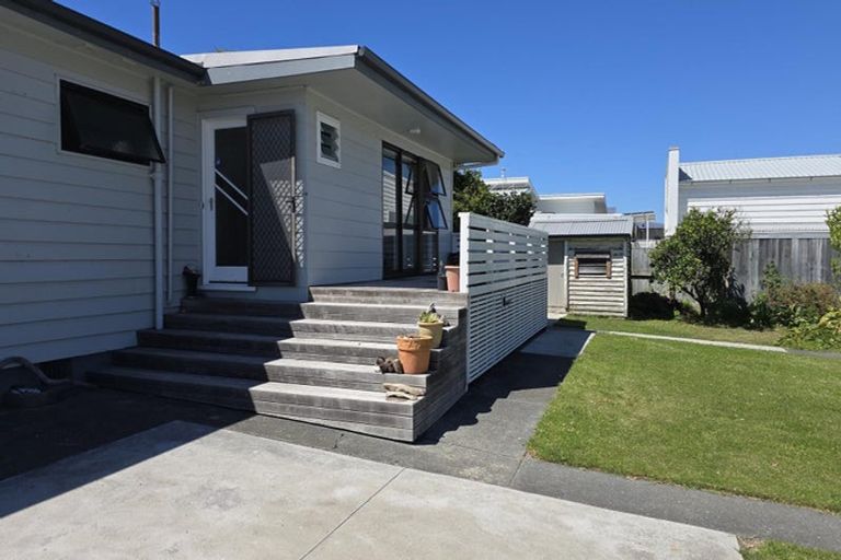 Photo of property in 97 The Esplanade, Westshore, Napier, 4110
