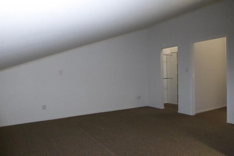 Photo of property in Tennyson Apartments, 3/25 Tennyson Street, Te Aro, Wellington, 6011