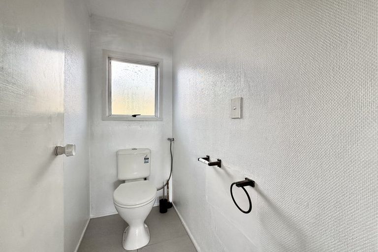 Photo of property in 2/7 Tromie Place, Highland Park, Auckland, 2010