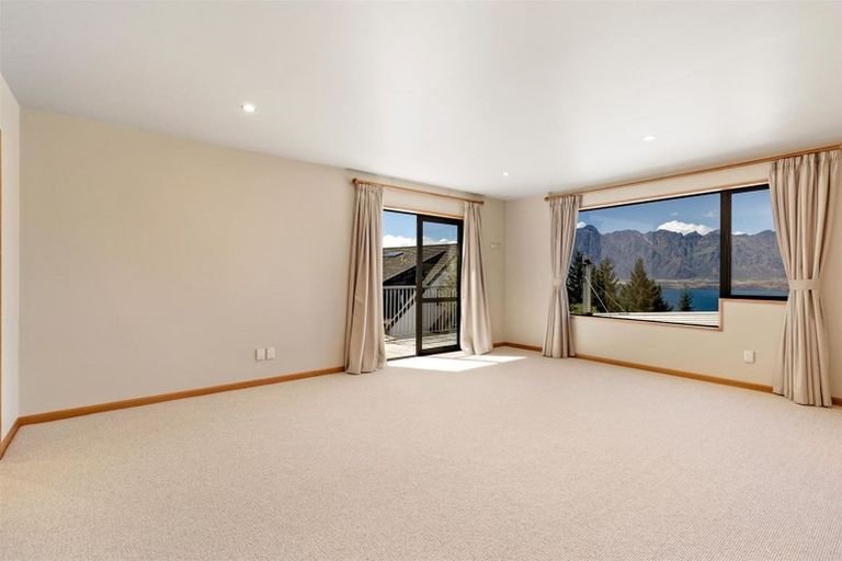 Photo of property in 3 Caples Place, Fernhill, Queenstown, 9300