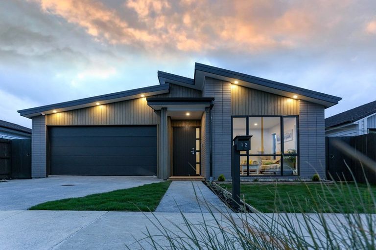 Photo of property in 12 Tarras Road, Kumeu, 0810