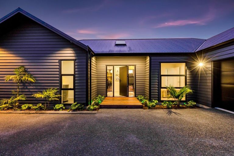 Photo of property in 54 Fernbrook Drive, Hurworth, New Plymouth, 4310