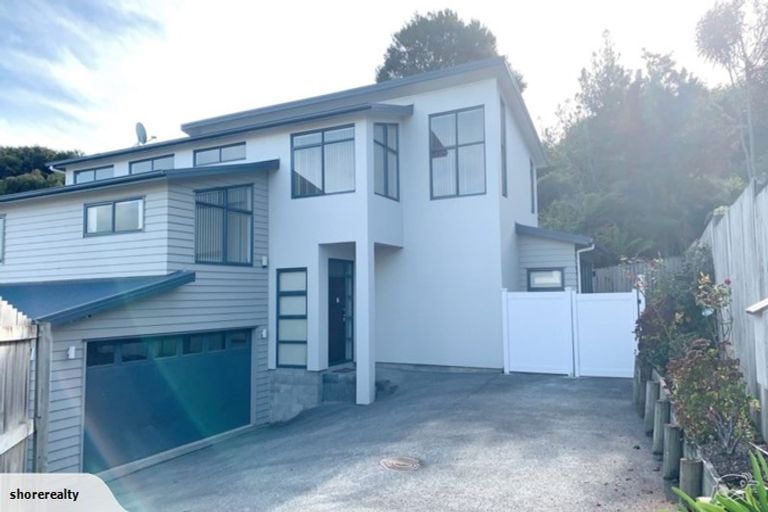 Photo of property in 21 Zara Court, Windsor Park, Auckland, 0632
