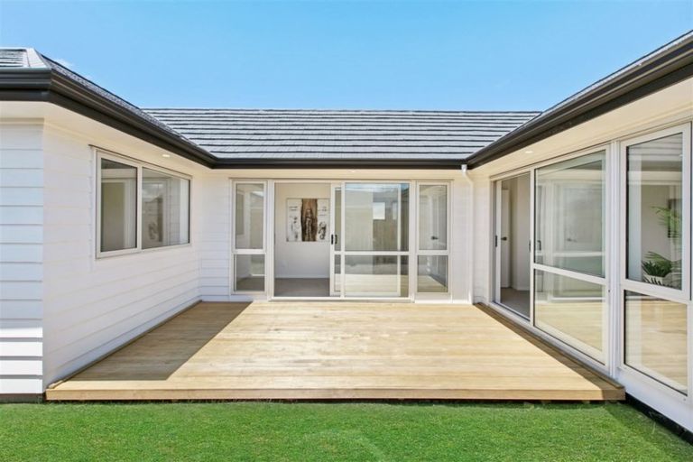 Photo of property in 27 Matata Drive, Takanini, 2112