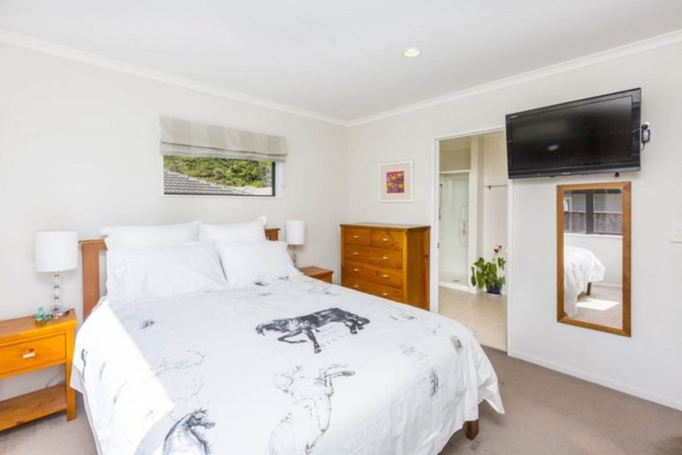 Photo of property in 3 Aragon Grove, Kingsley Heights, Upper Hutt, 5018