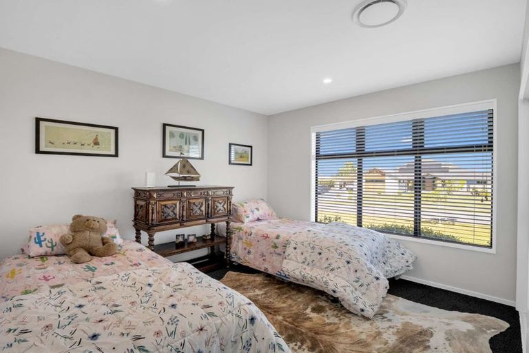 Photo of property in 28 Te Haunui Lane, Pegasus, 7612