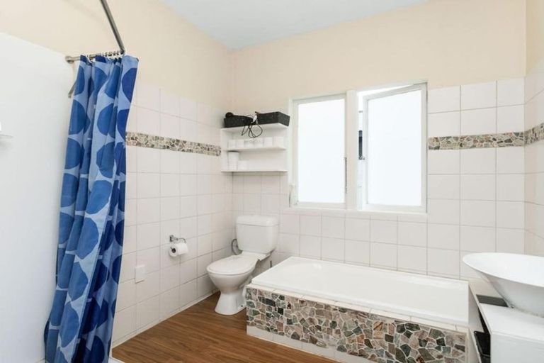 Photo of property in 119 Bowhill Road, New Brighton, Christchurch, 8083