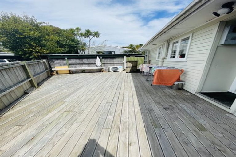 Photo of property in 184 Hutchinson Avenue, New Lynn, Auckland, 0600