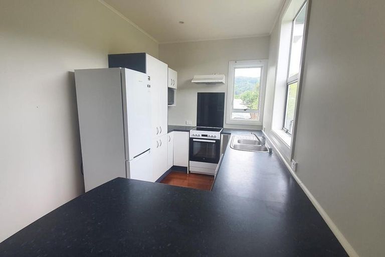 Photo of property in 18a Bush Street, Naenae, Lower Hutt, 5011
