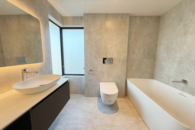 Photo of property in 30b Selwyn Road, Cockle Bay, Auckland, 2014