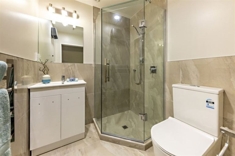 Photo of property in 8 Warbler Crescent, Papakura, 2110