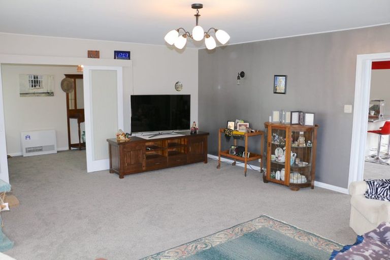 Photo of property in 3 Ardal Grove, Tirohanga, Lower Hutt, 5010