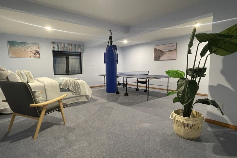 Photo of property in 24 Sunset Parade, Plimmerton, Porirua, 5026