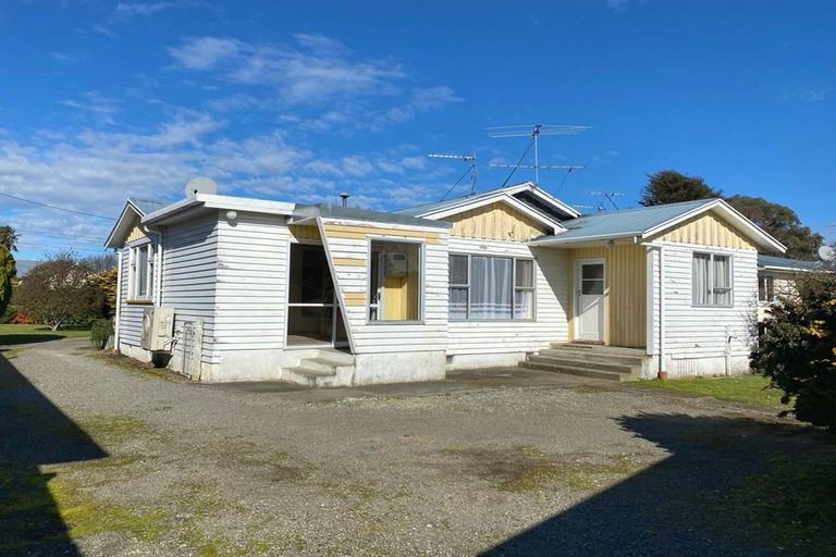 Photo of property in 22 Taylor Street, Carterton, 5713