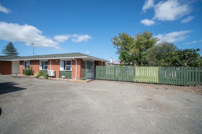 Photo of property in 4/10 Kowhai Avenue, Takaro, Palmerston North, 4410