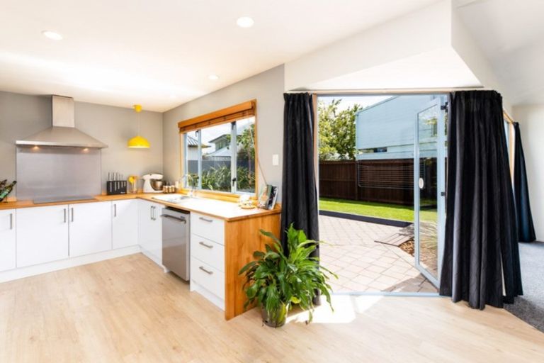 Photo of property in 1/725 Main North Road, Belfast, Christchurch, 8051