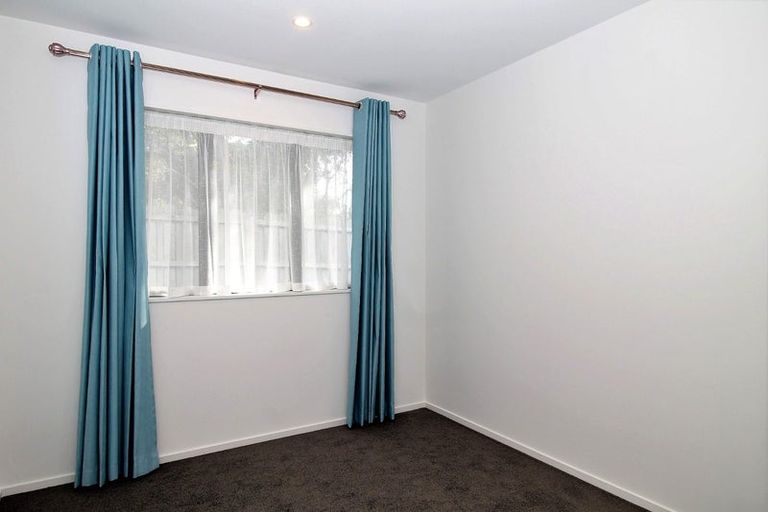 Photo of property in 37 Lynmore Drive, Hillpark, Auckland, 2102
