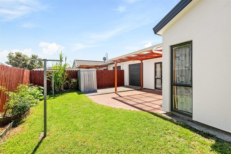 Photo of property in 22 Albizia Avenue, Henderson, Auckland, 0612