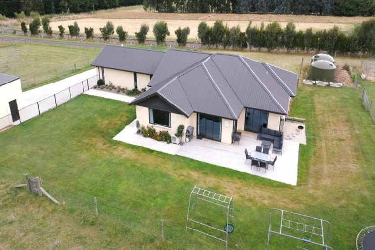 Photo of property in 30 Tara Hills Drive, North Taieri, Mosgiel, 9092