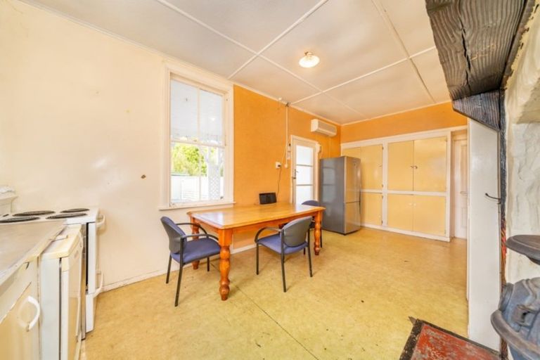 Photo of property in 43 Seddon Street, Wallaceville, Upper Hutt, 5018