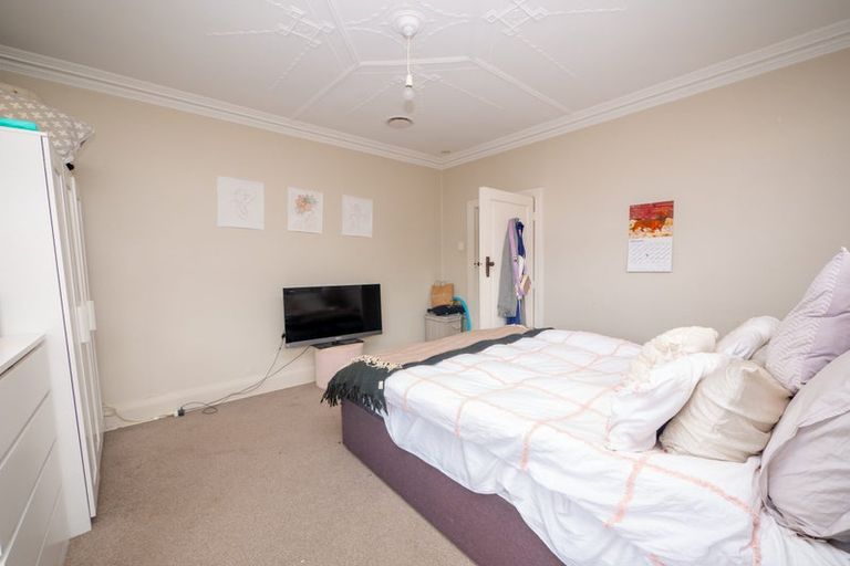Photo of property in 1 Elm Row, Dunedin Central, Dunedin, 9016