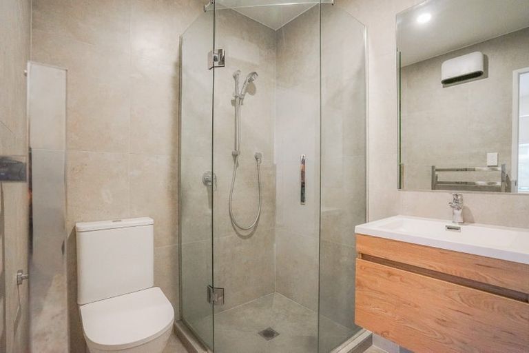 Photo of property in 2/14 Ayr Road, Pakuranga, Auckland, 2010
