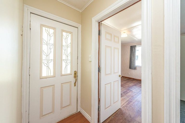 Photo of property in 27 Matipo Street, Castlecliff, Whanganui, 4501