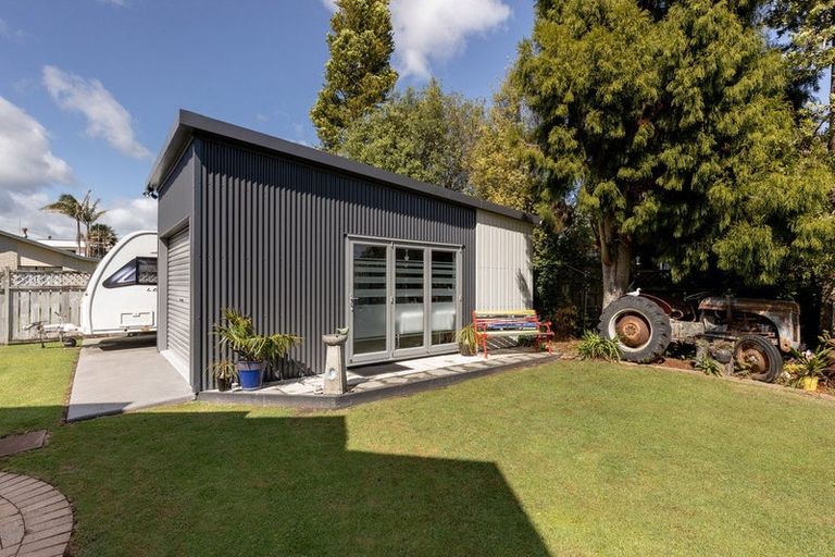 Photo of property in 23 Links View Drive, Omokoroa, 3114
