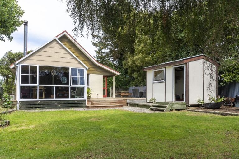 Photo of property in 28 Queens Avenue, Waikuku Beach, 7402