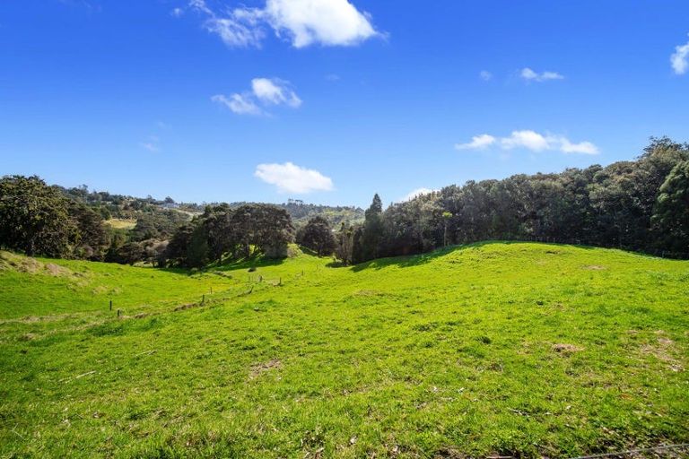 Photo of property in 28 Griggs Road, Whitford, Howick, 2571