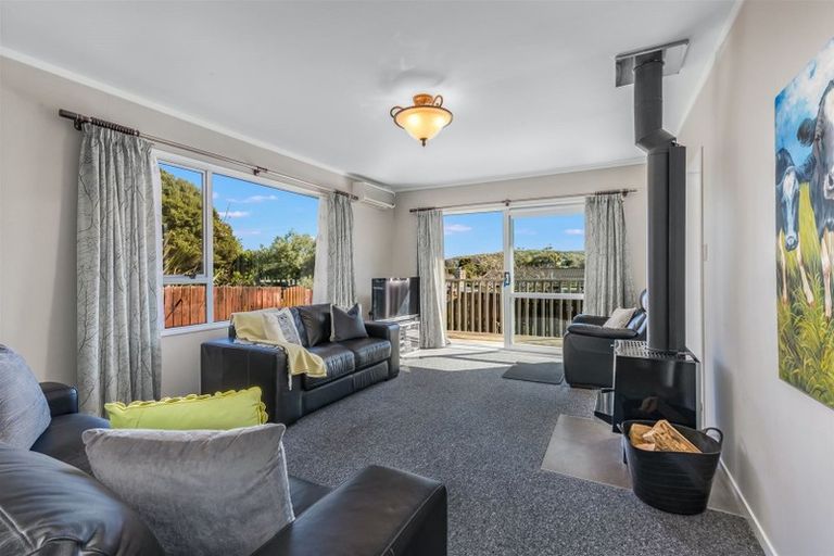 Photo of property in 6b Yarrow Place, Papakowhai, Porirua, 5024