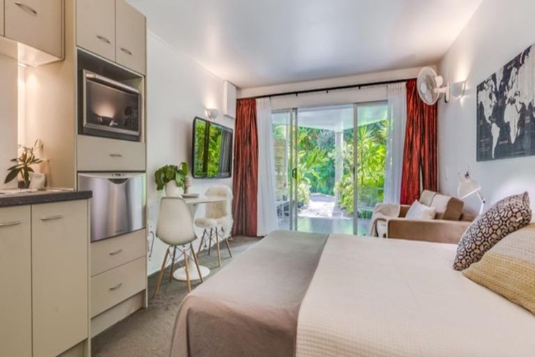 Photo of property in 10/6 Sarsfield Street, Herne Bay, Auckland, 1011