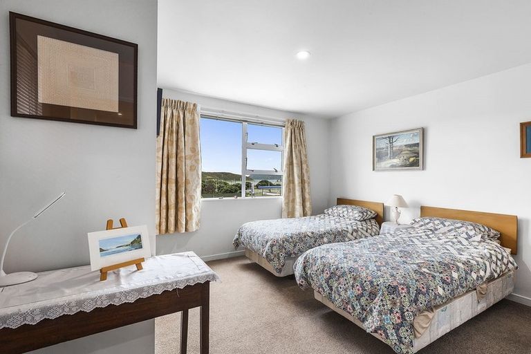 Photo of property in 32 Paremata Crescent, Paremata, Porirua, 5024