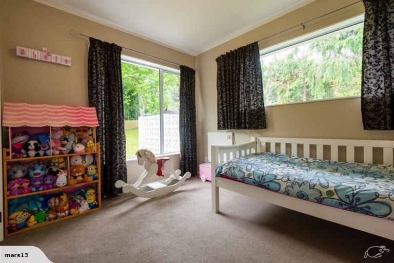 Photo of property in 11 Morgan Place, Tawa, Wellington, 5028