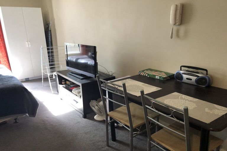 Photo of property in 5 Aitken Street, Bulls, 4818