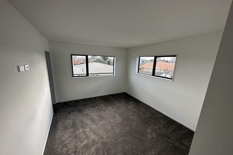 Photo of property in 4 Nagra Lane, Papakura, 2110