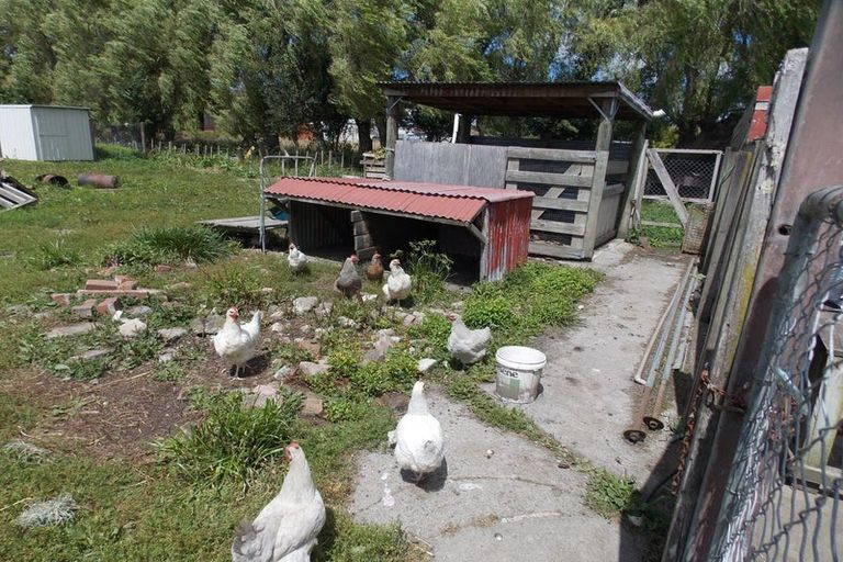 Photo of property in 32 Pioneer Highway, Awapuni, Palmerston North, 4412